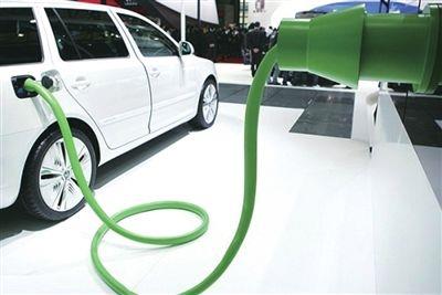 国内目前的新能源汽车保有量达221万辆，纯电占80.53%